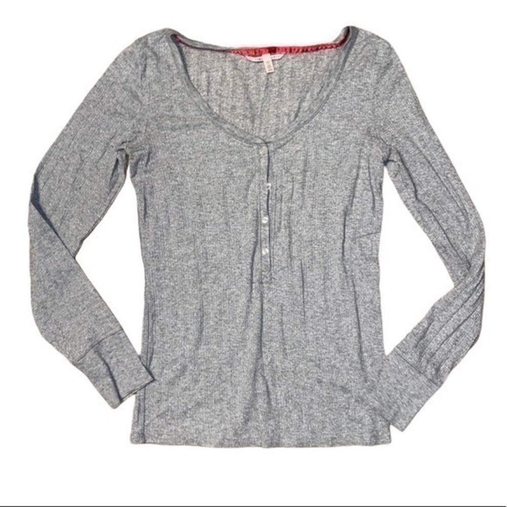 Victoria’s Secret long sleeve 1/4 button medium